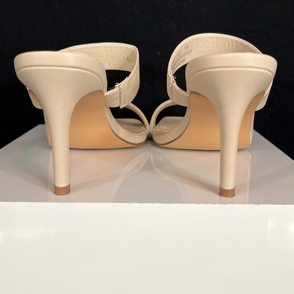 Cushionaire Women’s Prize Dress Sandal - Picture 3 of 10